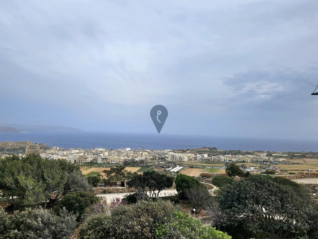 Airspace in Gozo - Nadur - REF 73834