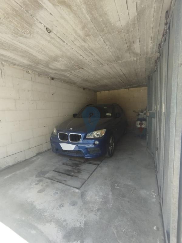 Garages / Garage Space in Luqa - REF 76154