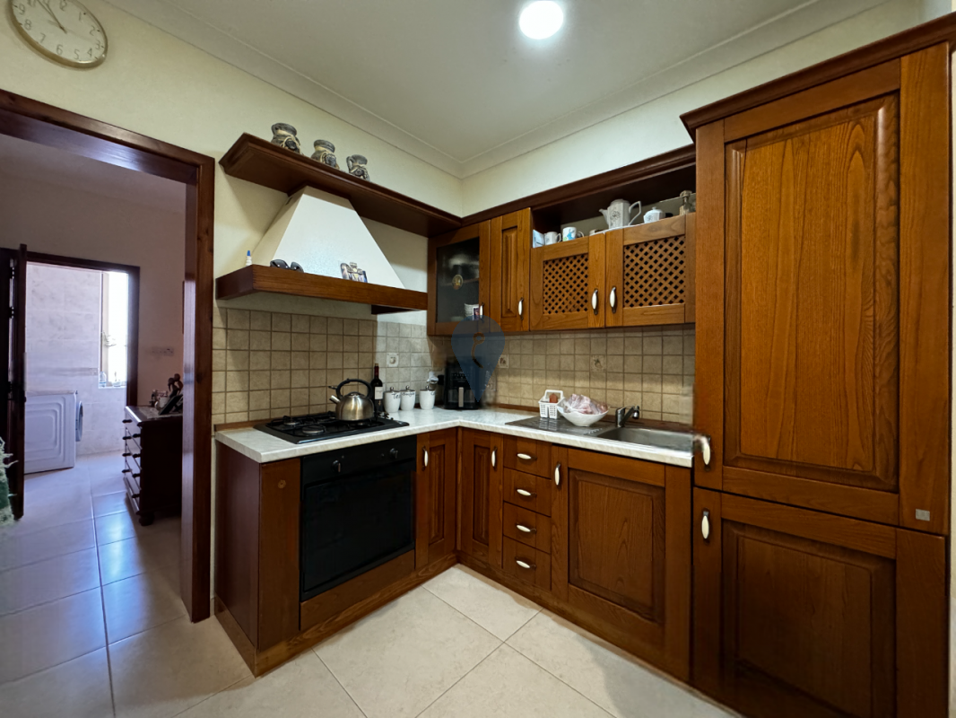 Apartment in Valletta - REF 78754